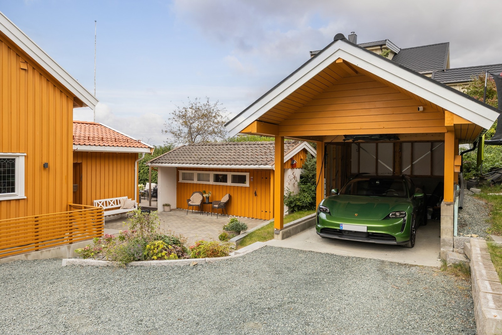 Carport bygd ny i 2020. God lagringsplass på hems over carport. Galleribilde
