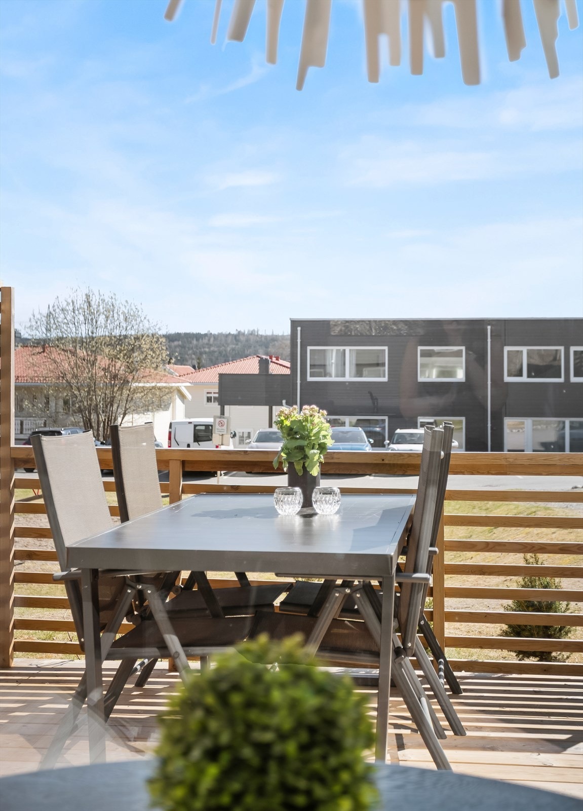 Her er det god plass til utemøbler og grill. Galleribilde