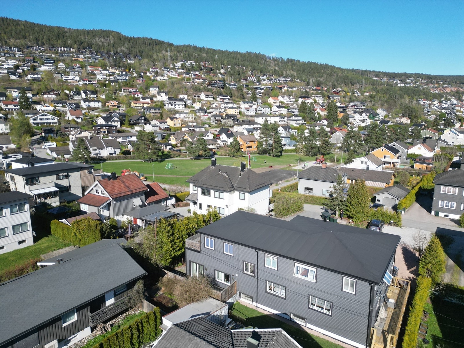 Åssiden er godt kjent for sitt aktive og sentrale bymiljø, med nærhet til det meste byen har å tilby Galleribilde