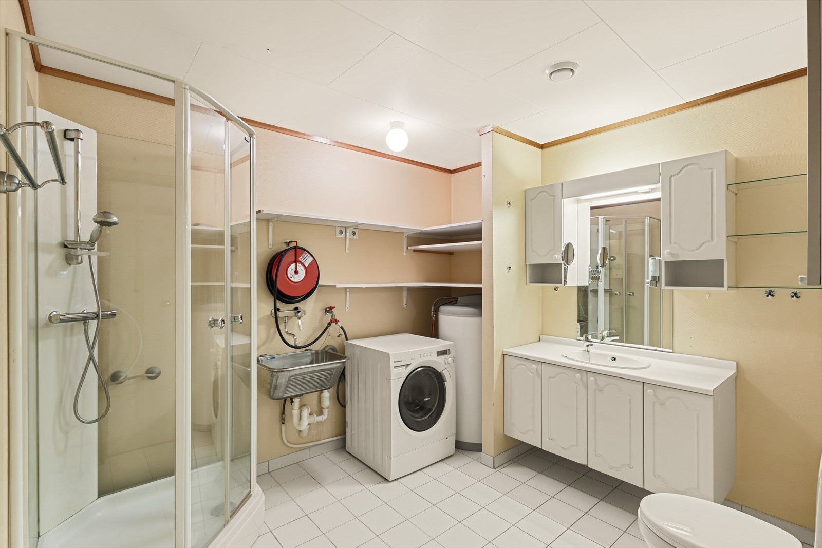 - Badet måler 8m² - Galleribilde