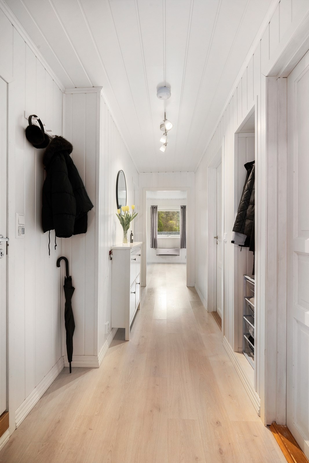 Entré med huk til oppbevaring av yttertøy. Galleribilde