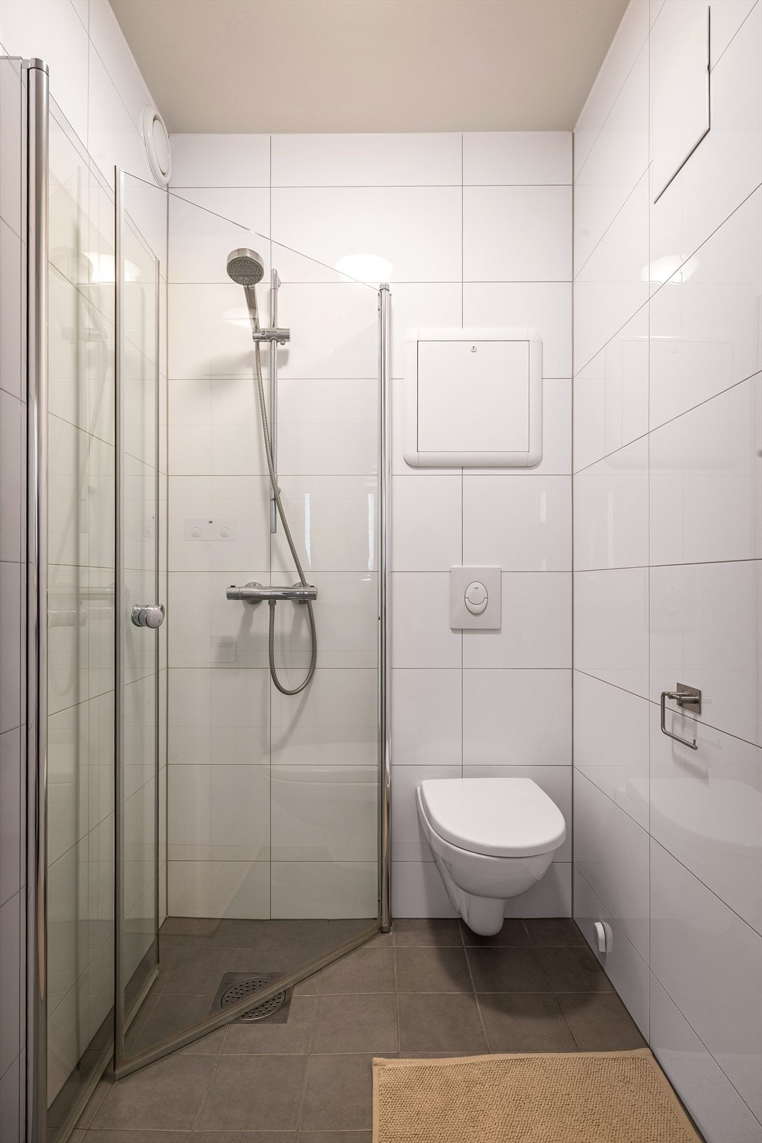 Badet er nydelig og moderne og ble pusset opp av tidligere eier i 2014. Galleribilde