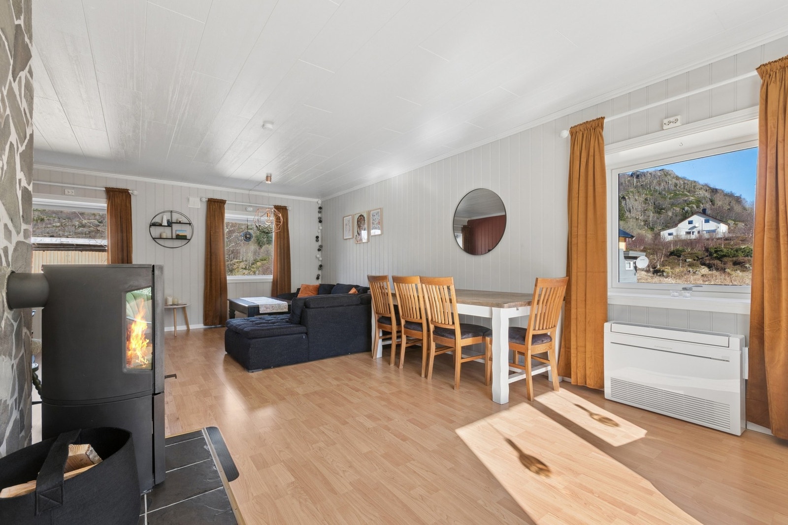 Deler av stuen. Galleribilde