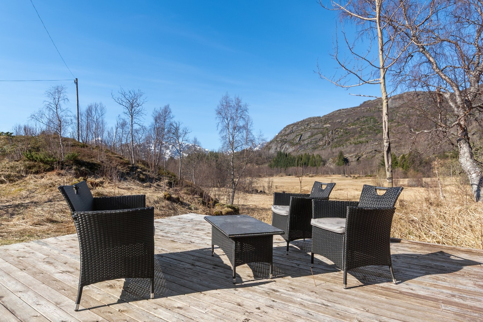 Eiendommen ligger med Valen i Digermulen med naturen og sjøen like ved - flotte turmuligheter i nærheten. Galleribilde