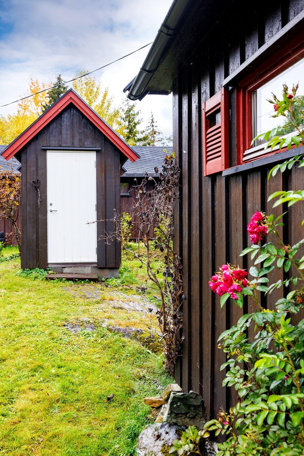 Utedo i tilknytning til hytta. (Utedoen er ikke omsøkt kommunen og godkjent for varig opphold) Galleribilde