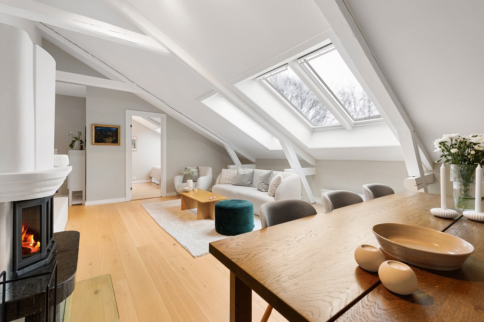 Leiligheten fikk en ny enstavs eikeparkett i 2018. Galleribilde