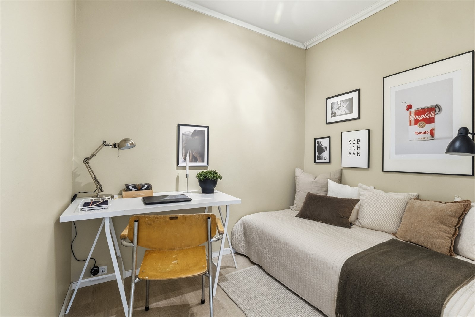 Fleksibel sovealkove egnet som kontor, med plass til seng eller daybed. Galleribilde