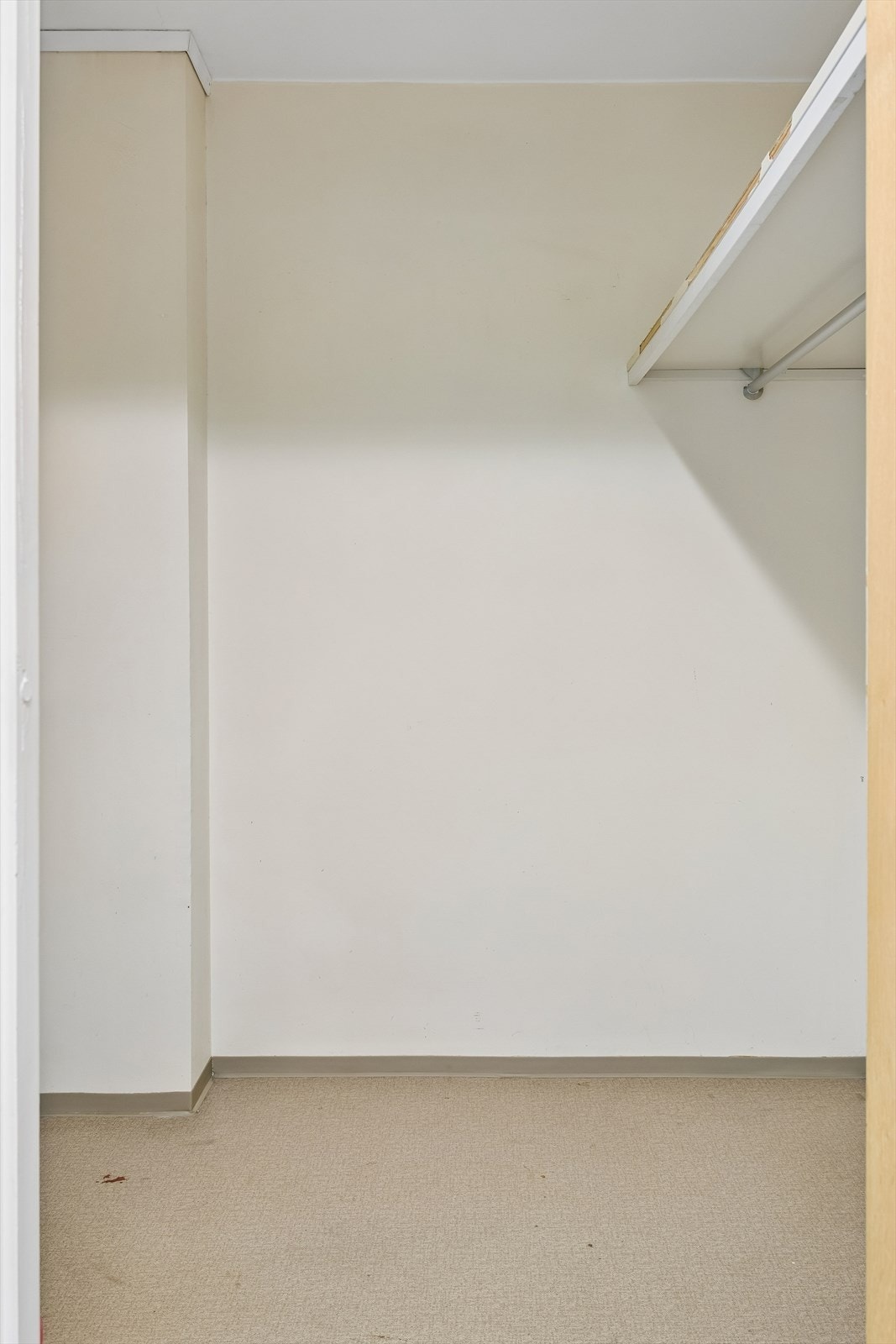 Den praktiske boden gir ekstra lagringsplass. I tillegg disponeres en ekstern bod på 6 m² i kjeller. Galleribilde