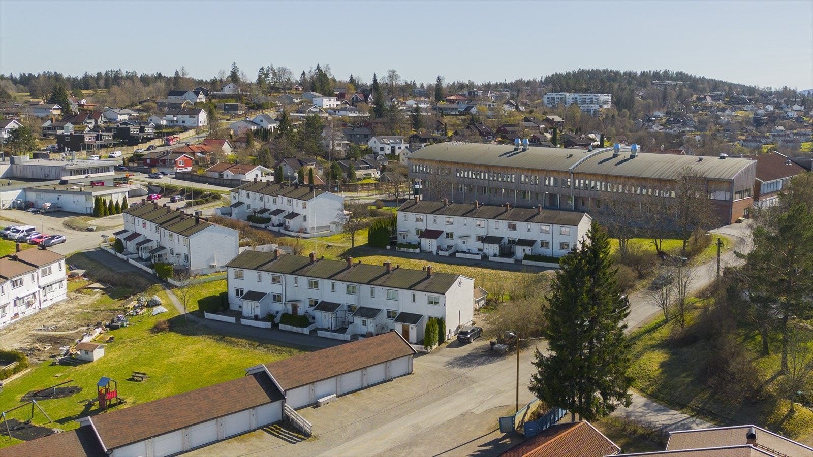 Området sokner til Heggedal barneskole og Hovedgården ungdomsskole. Galleribilde
