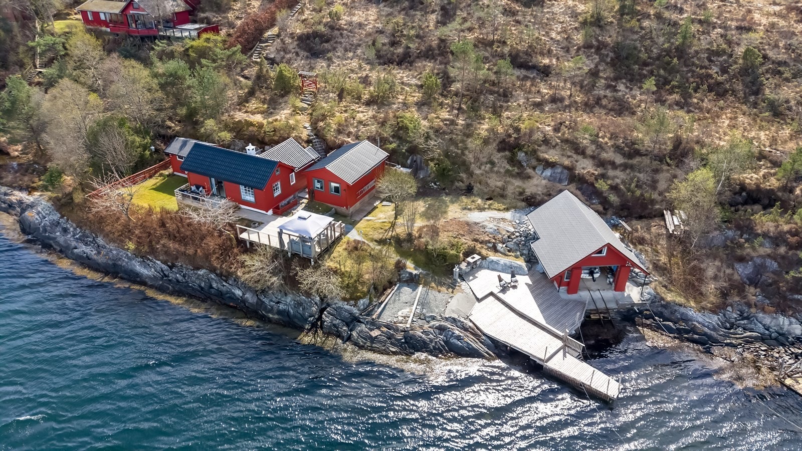 Flott eiendom med lang sjølinje Galleribilde