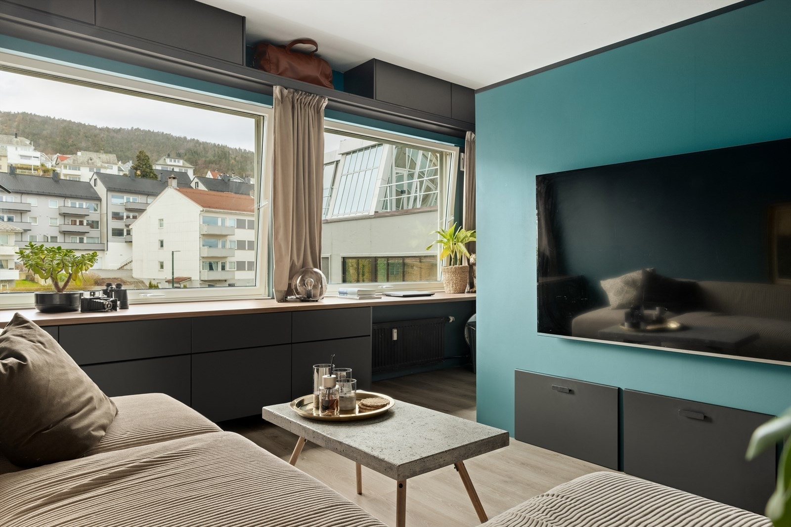 Aktiv Eiendomsmegling v/ Jakob Songstad har gleden av å presentere Carl Konows gate 36! En strøken og meget moderne eierseksjonsleilighet med supersentral plassering! (Foto: Alexander Coppo) Galleribilde