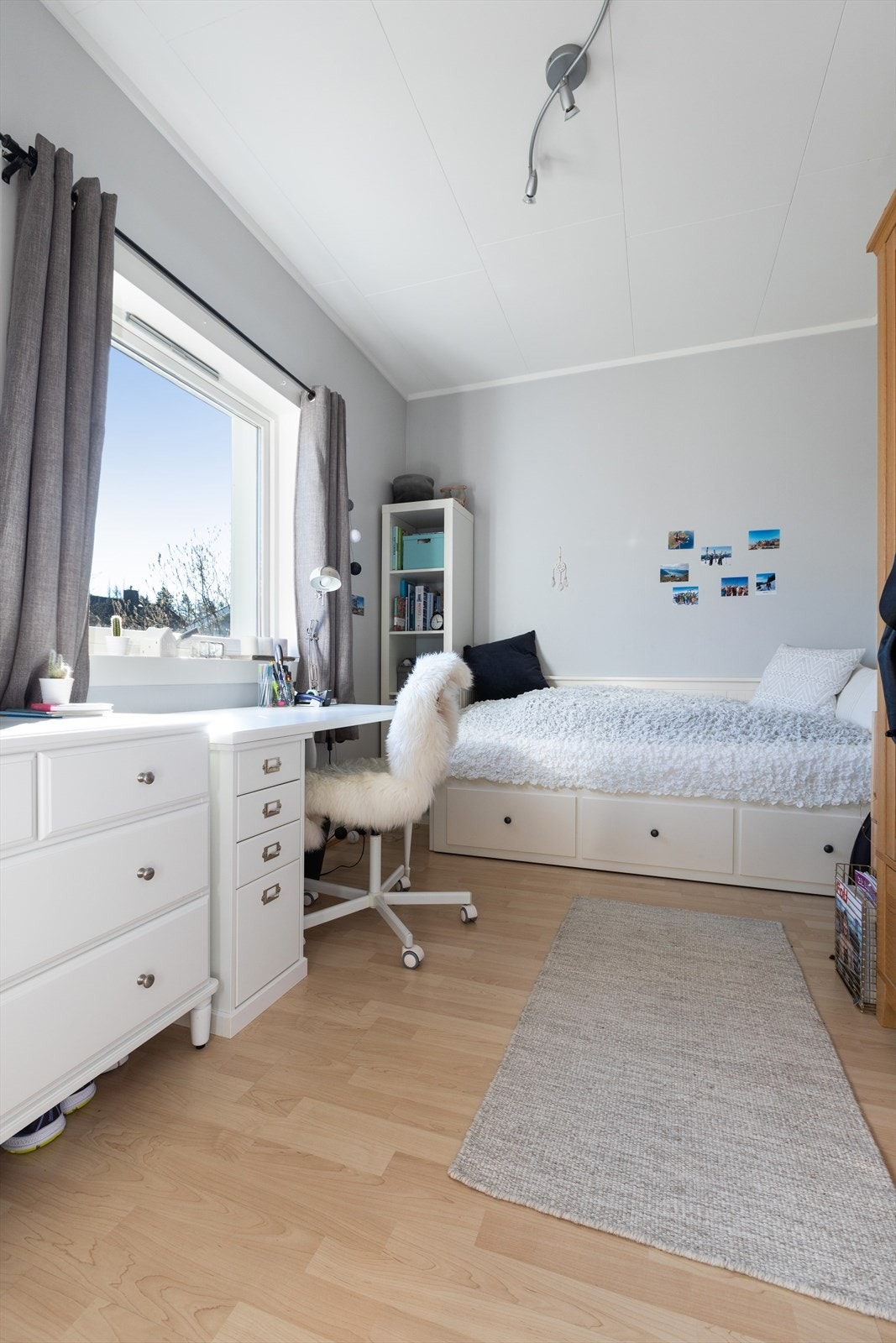 Lyse og trivelige soverom som er enkle å innrede. Galleribilde