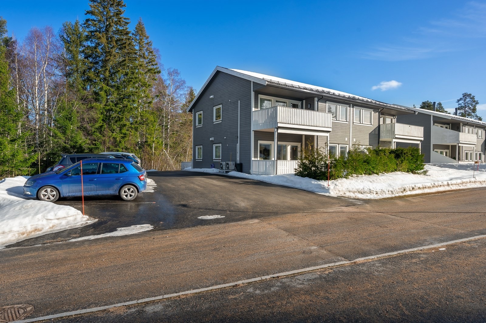 Eiendommen ligger i et barnevennlig og attraktivt boligområde på Yttertjenn. Galleribilde