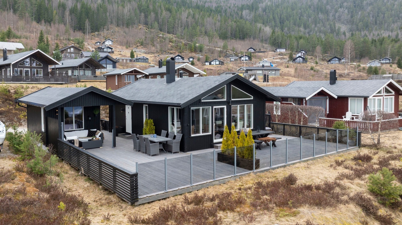 PRIVATmegleren Park ved Lars Jakob Aarak har gleden av å få presentere denne flotte hytta med idyllisk beliggenhet i Nissedal kommune. Galleribilde