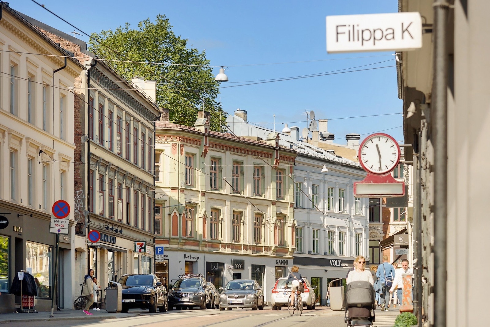 Rett rundt hjørnet fra leiligheten finner du den populære handlegaten som stekker seg ned Bogstadveien og Hedgehaugsveien. Galleribilde