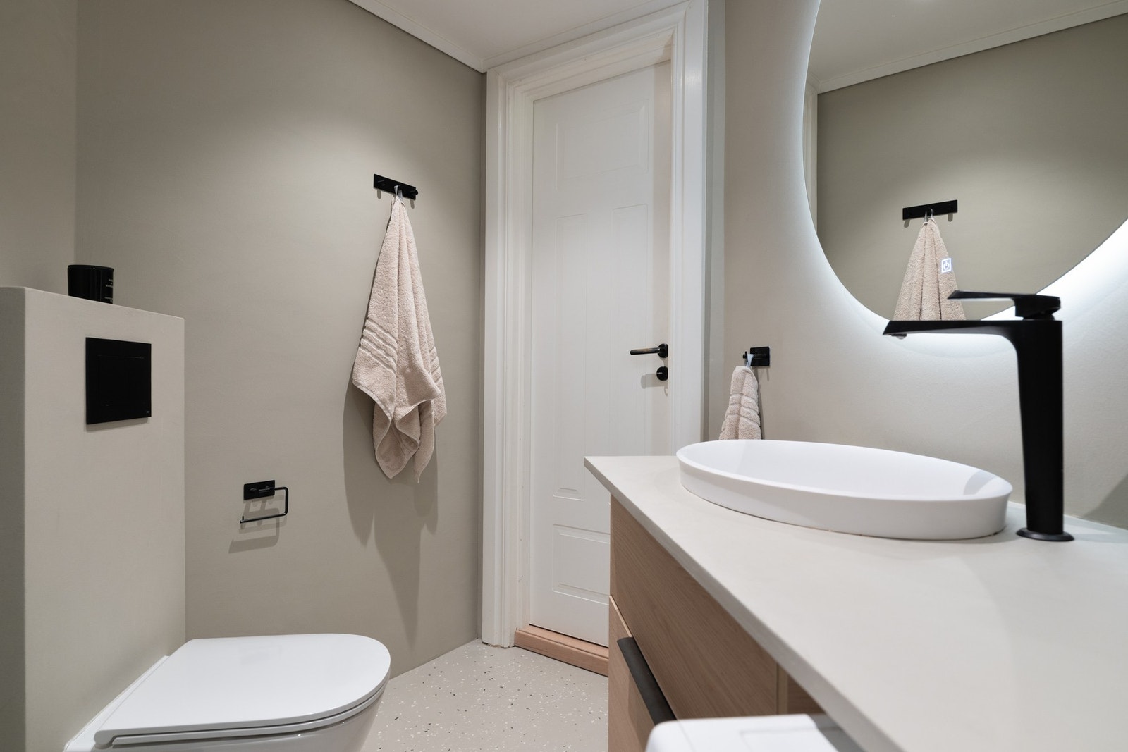 Badet har behagelig gulvvarme, i likhet med resten av leiligheten. Galleribilde