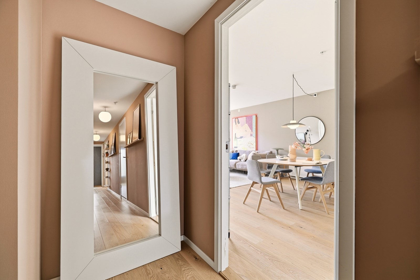 Leiligheten har balansert ventilasjon med varmegjenvinning. Galleribilde