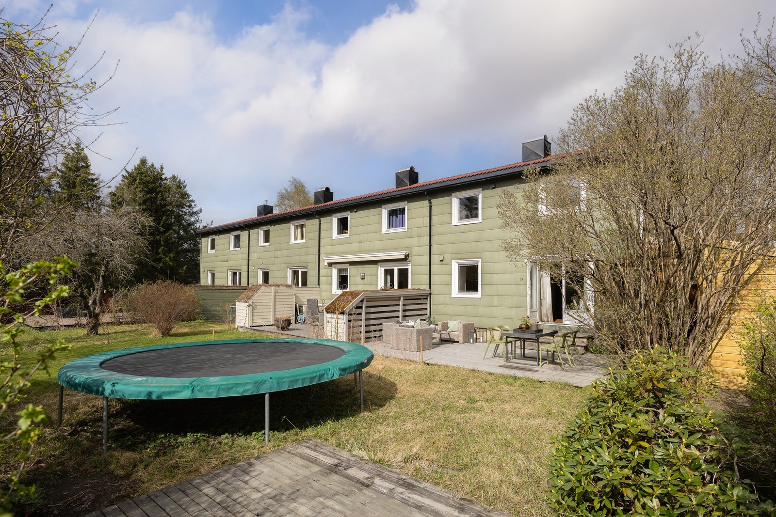 Plan og arealeffektiv tomt, beliggende på enden gir den mindre innsyn og flere muligheter. Galleribilde