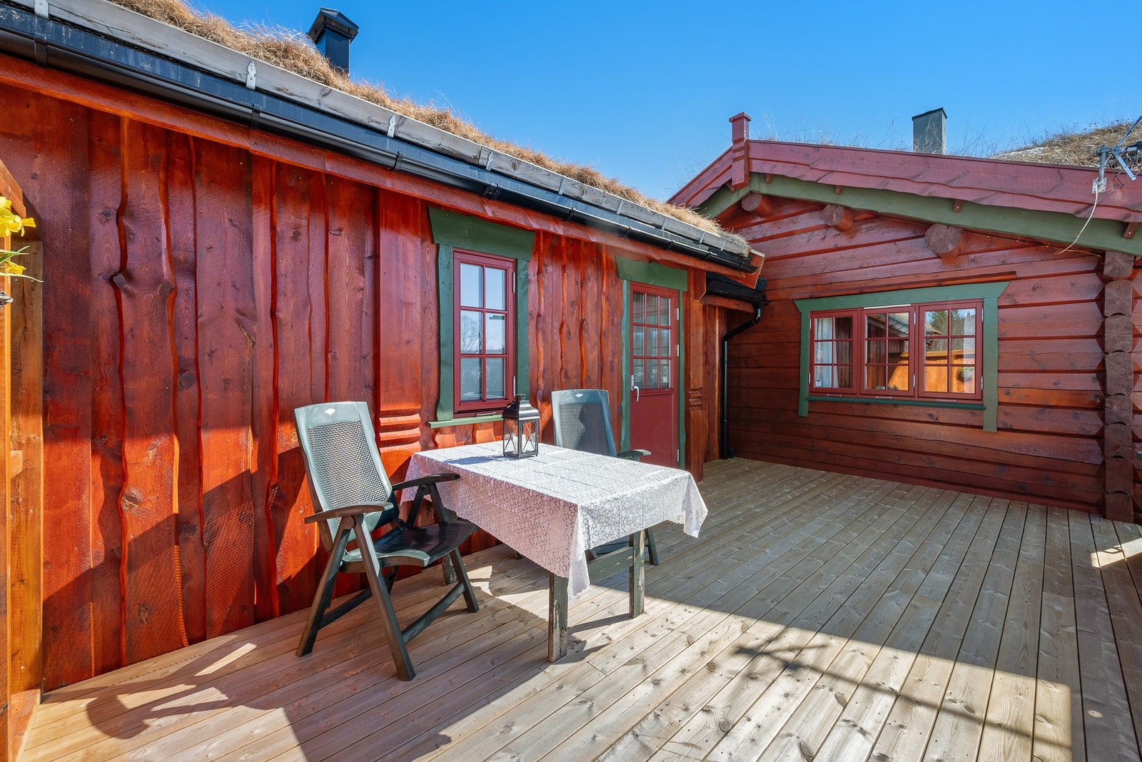 Fra terrassen er det inngang til gangen som er på 10m². Galleribilde
