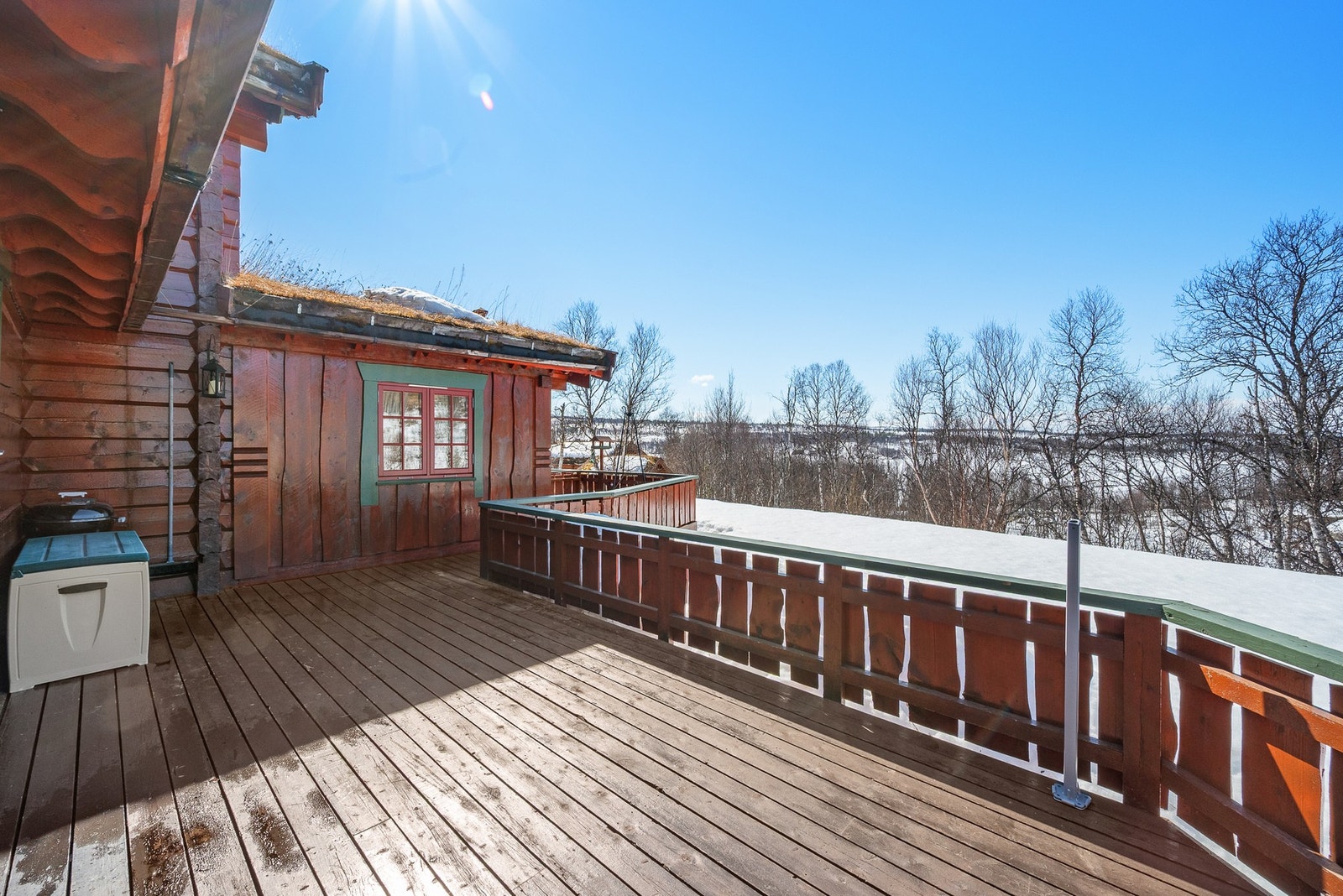 Det er gode solforhold på terrassen. Galleribilde