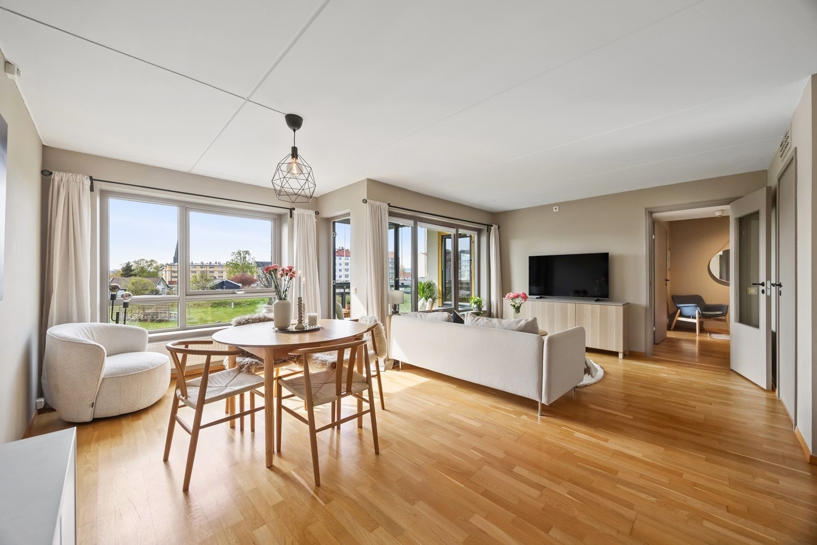 Dette er en flott 2-roms med høy standard og attraktiv beliggenhet! Galleribilde