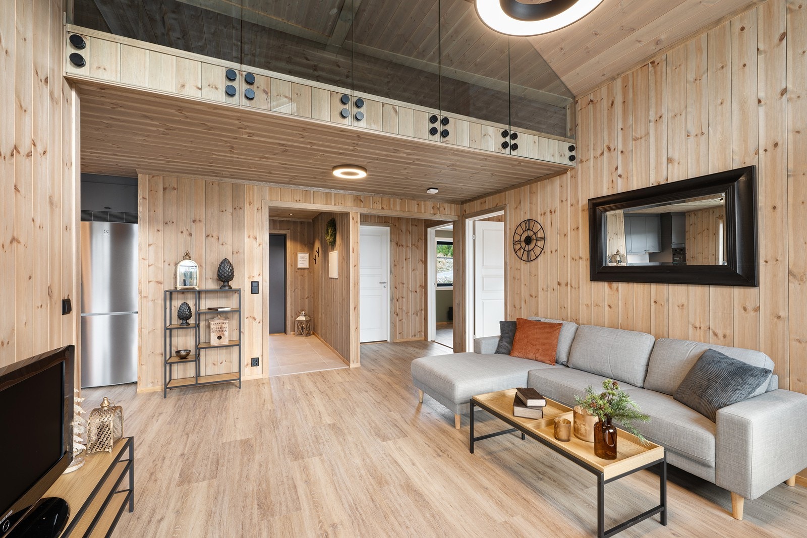 Stue og kjøkken ligger i en åpen løsning. Galleribilde