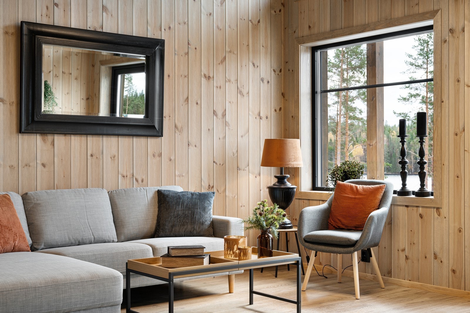 Og veggene er kledd med panel. Galleribilde