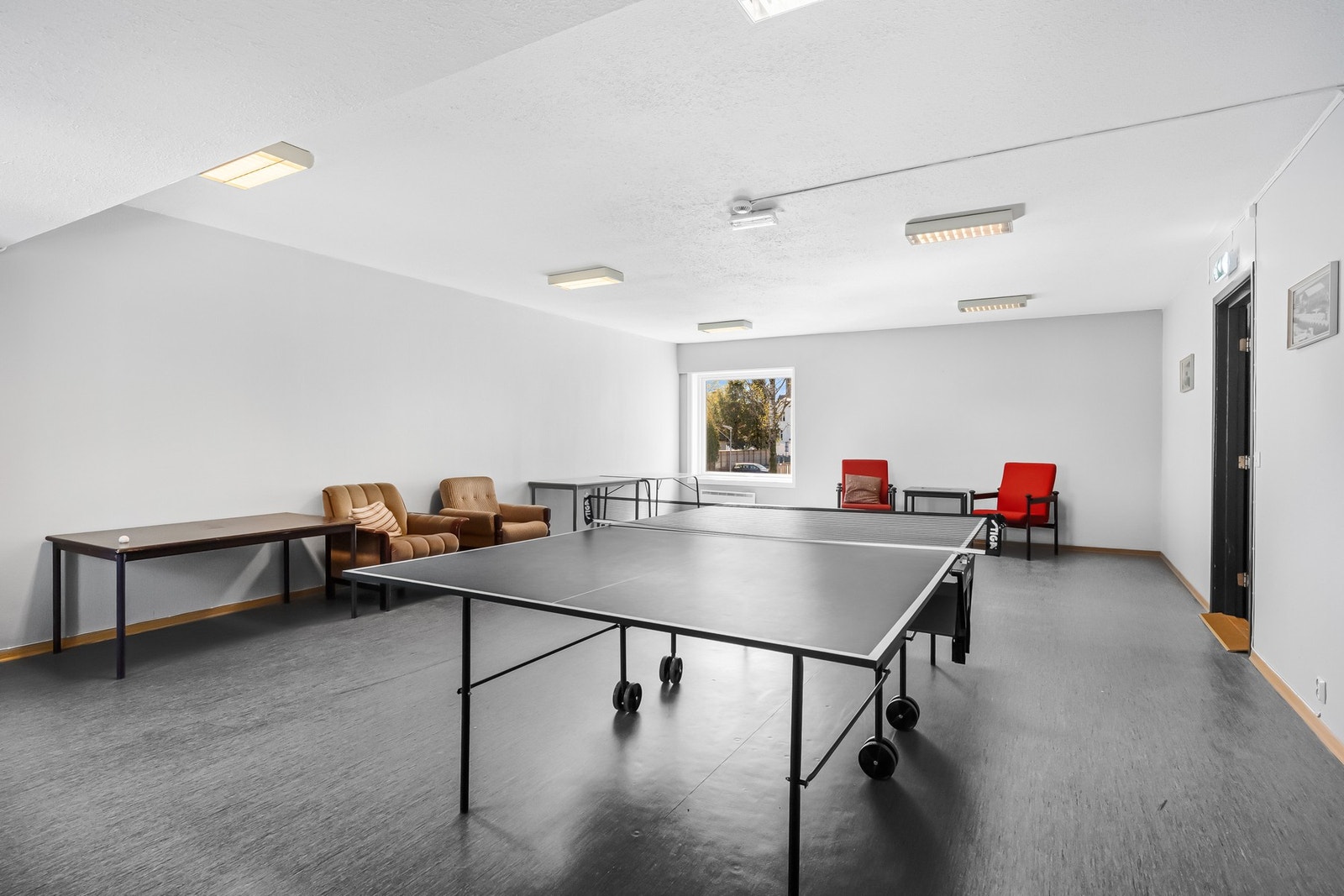 Fellesrom med bordtennis Galleribilde