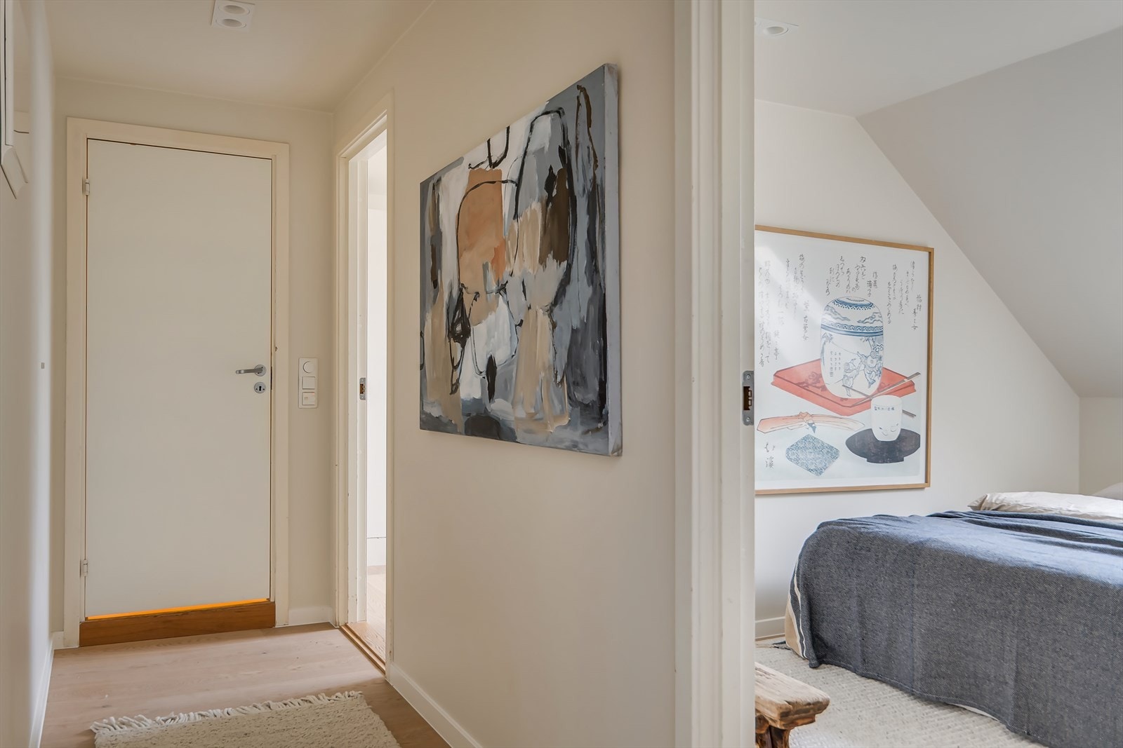 Videre byr leiligheten på to fine soverom. Galleribilde