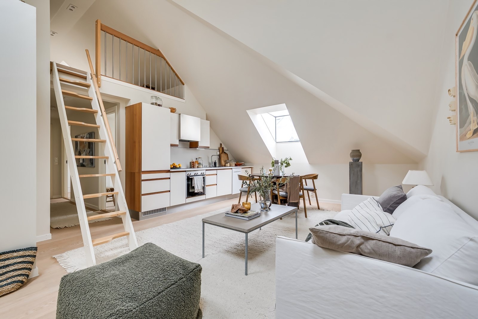 Velkommen til Bygdøy Allé 11 - Presenteres av Silje Heggø og Joachim Lindhjem v/Nordvik (Foto: Kenneth Willassen) Galleribilde