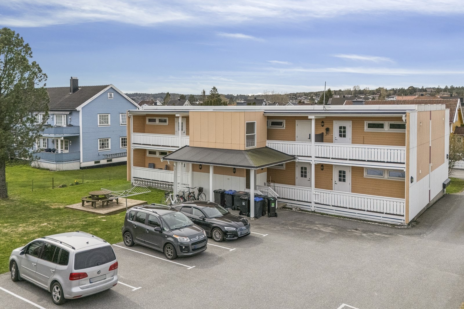 Felles parkering i bakgården Galleribilde