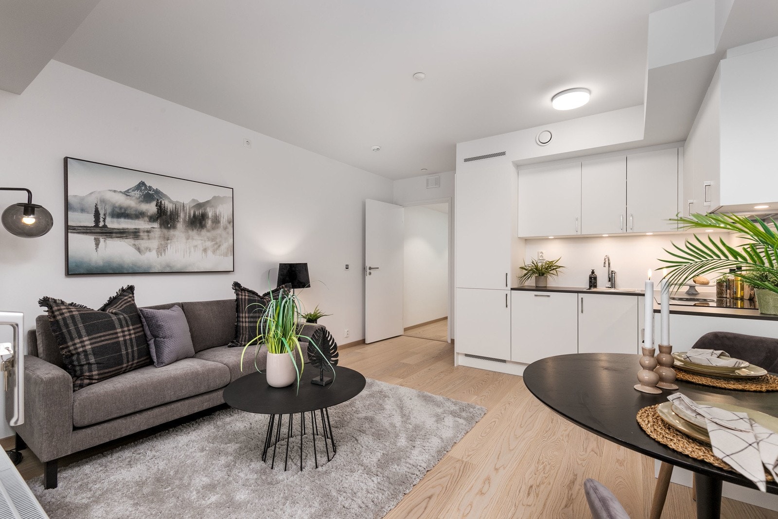 Leiligheten har oppvarming med vannbåren varme via radiatorer, samt balansert ventilasjon med varmegjenvinning. En meget energieffektiv bolig! Galleribilde