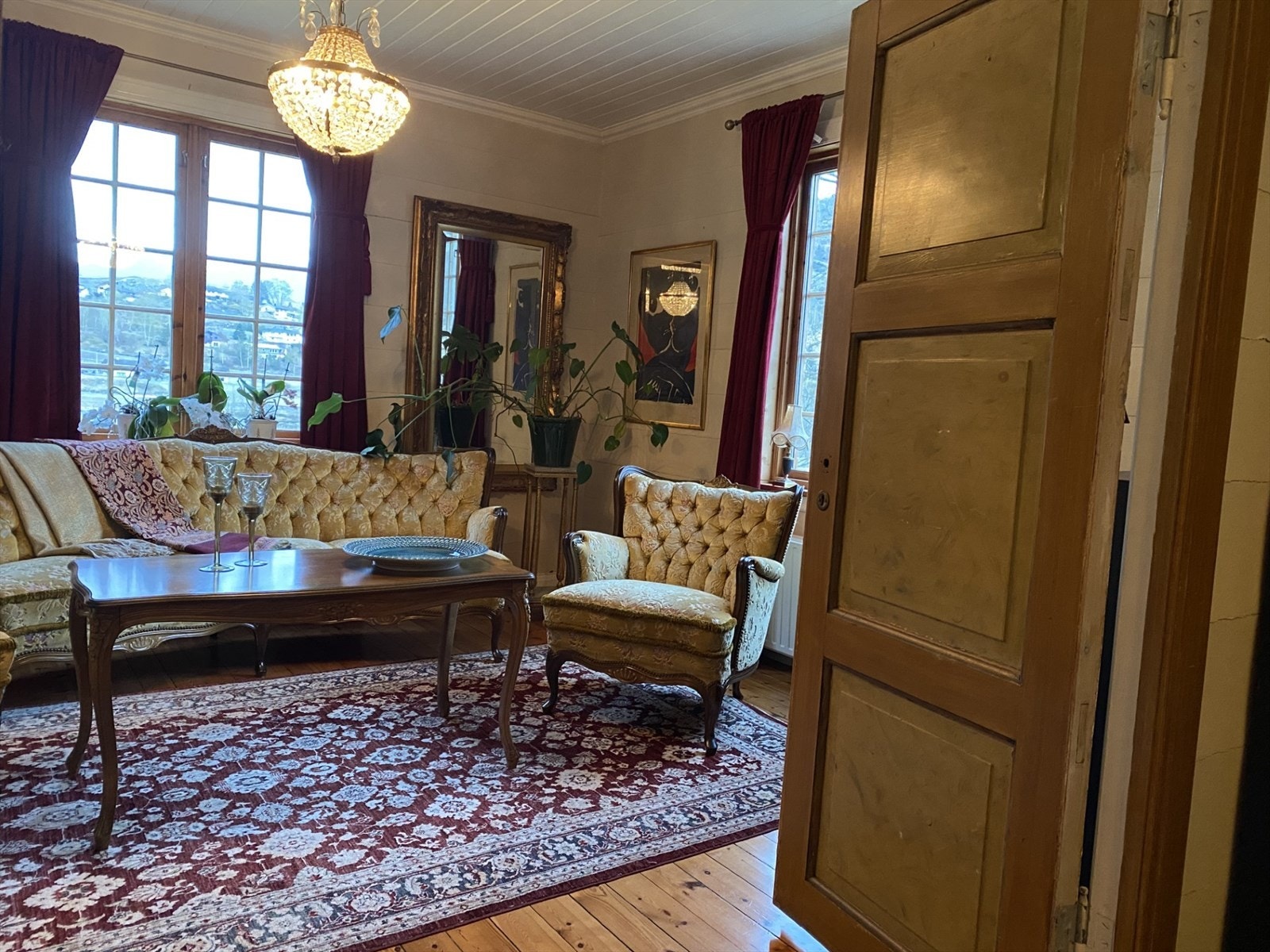 Sjarmerende og klassisk våningshus med autentisk uttrykk Galleribilde