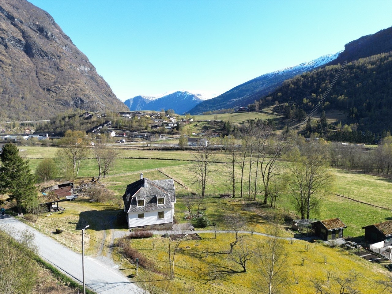 Rolig og landlig beliggenhet med kort vei til Flåm sentrum Galleribilde
