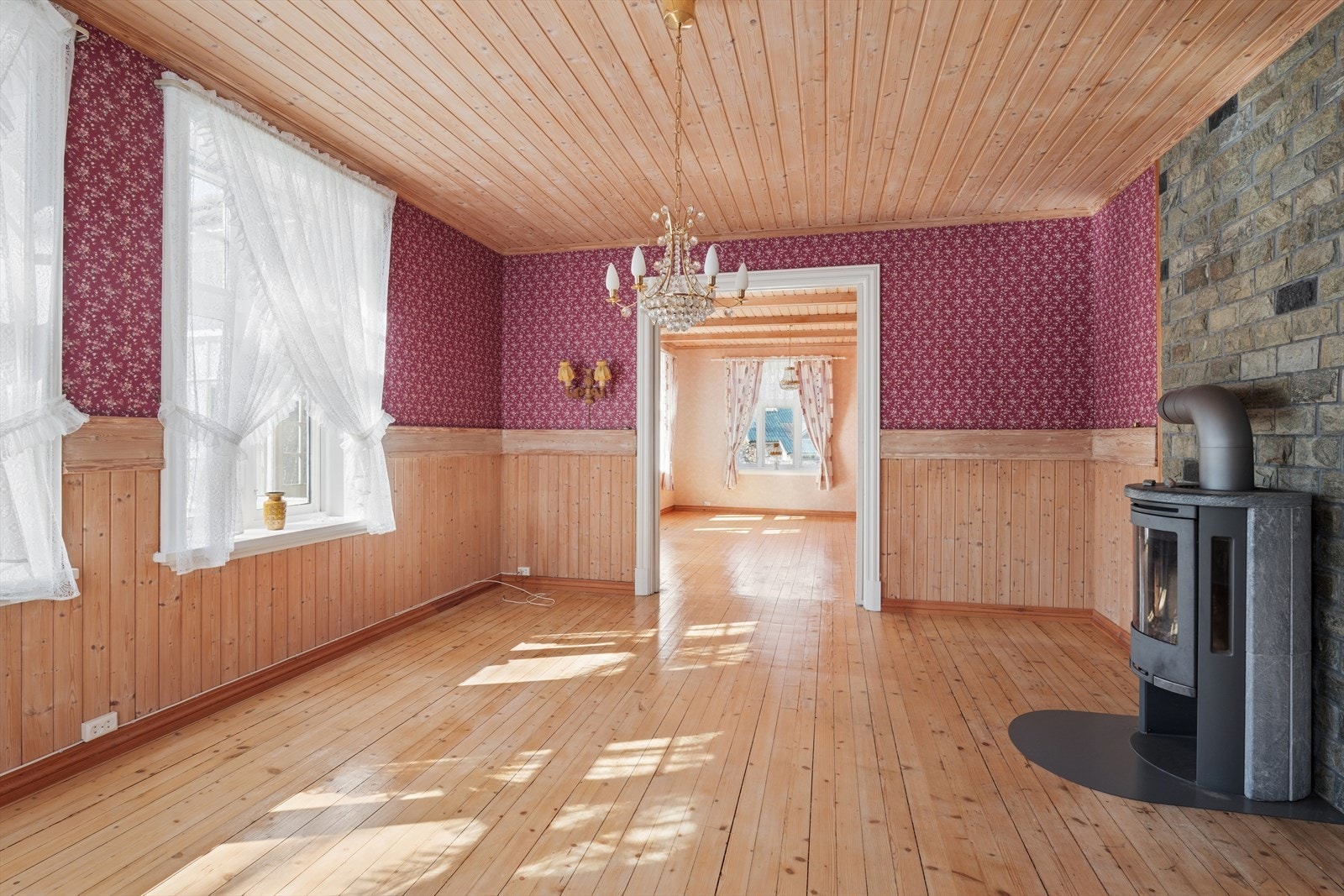 Her står det andre ildstedet. Galleribilde