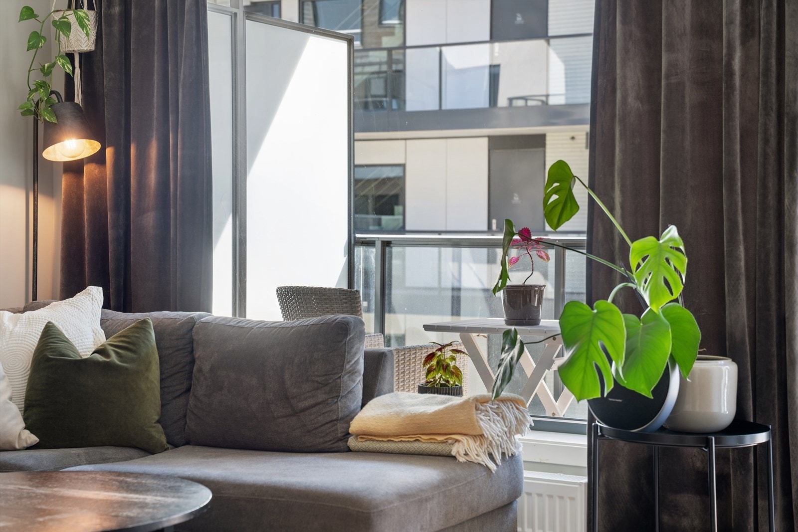Malte, slette flater på vegger og i tak gir et rent og moderne utgangspunkt for egen innredning. Galleribilde