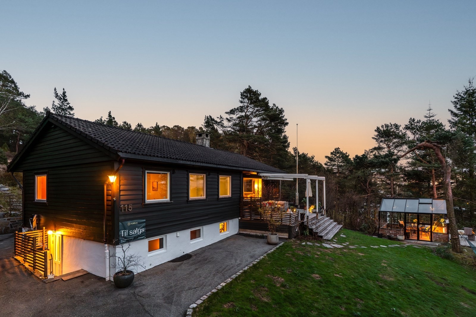 - Nordvik Bolig v/Remie Schjelderup Henriksen har gleden av å presentere Hesjakollen 115. Foto: Inge Jørpeland & Jarle Kysnes - Galleribilde