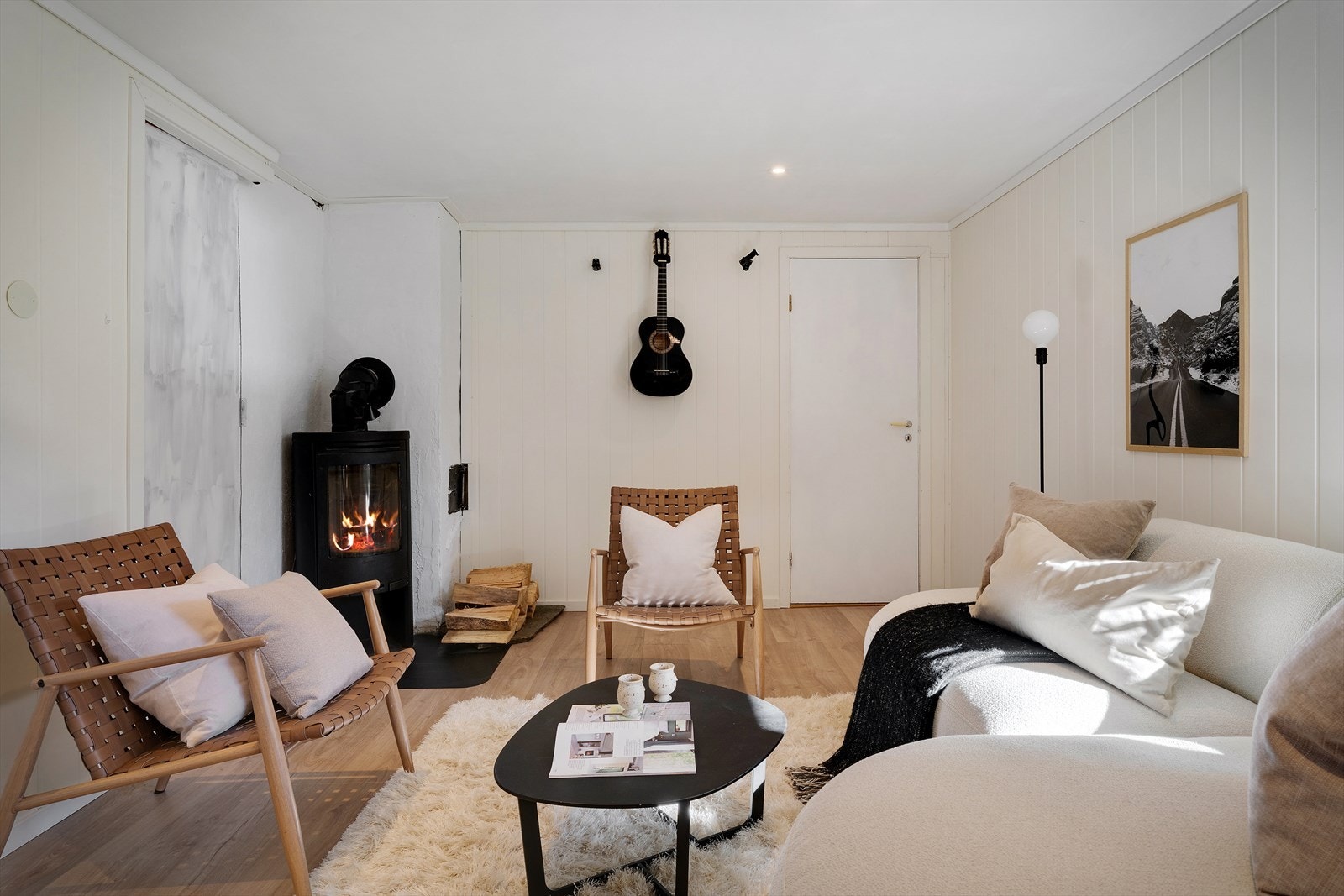 - Kjellerstuen måler 16,9m² (ikke godkjent for varig opphold) - Galleribilde