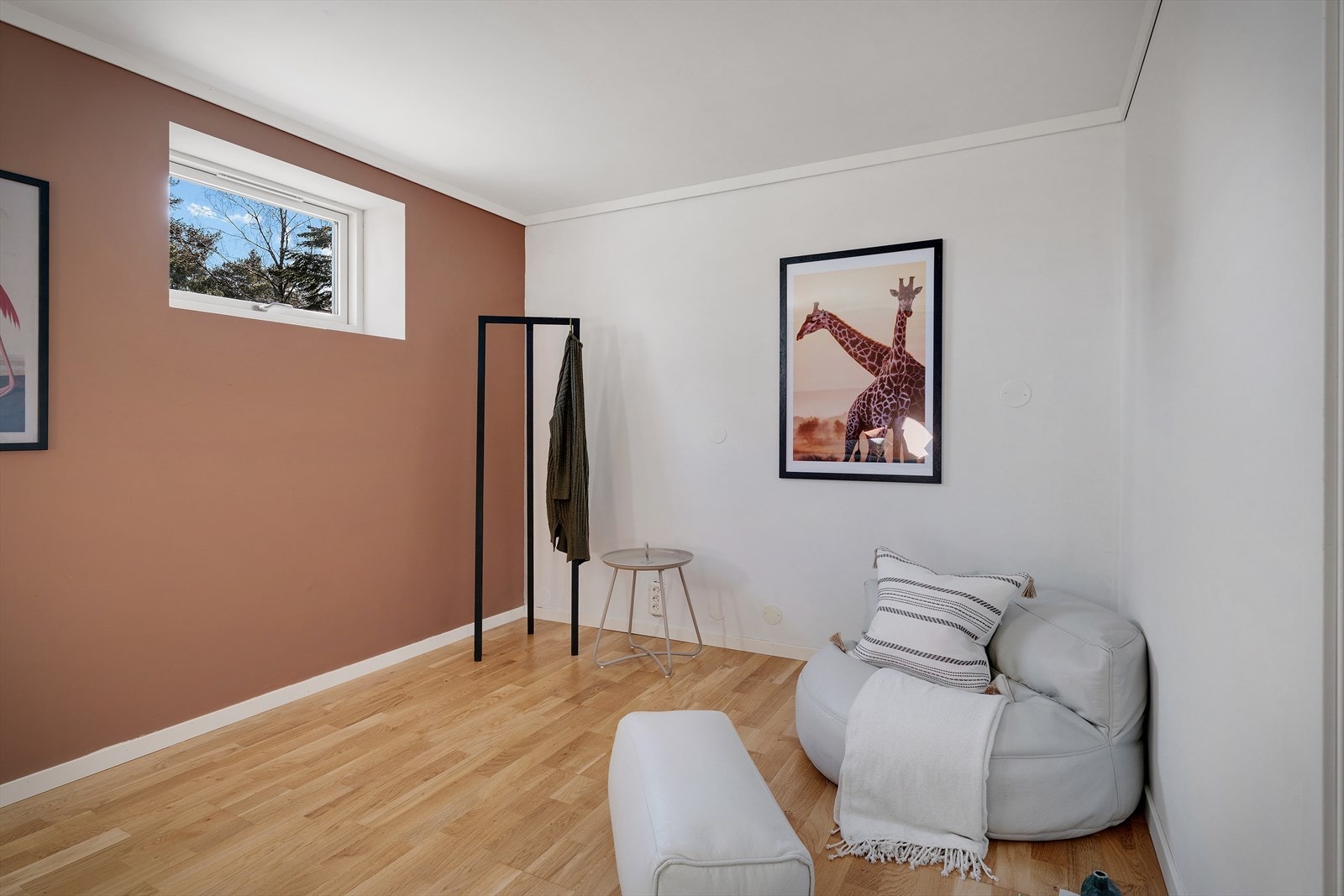 - Rom innredet som soverom på 12,7m² (ikke godkjent for varig opphold) - Galleribilde