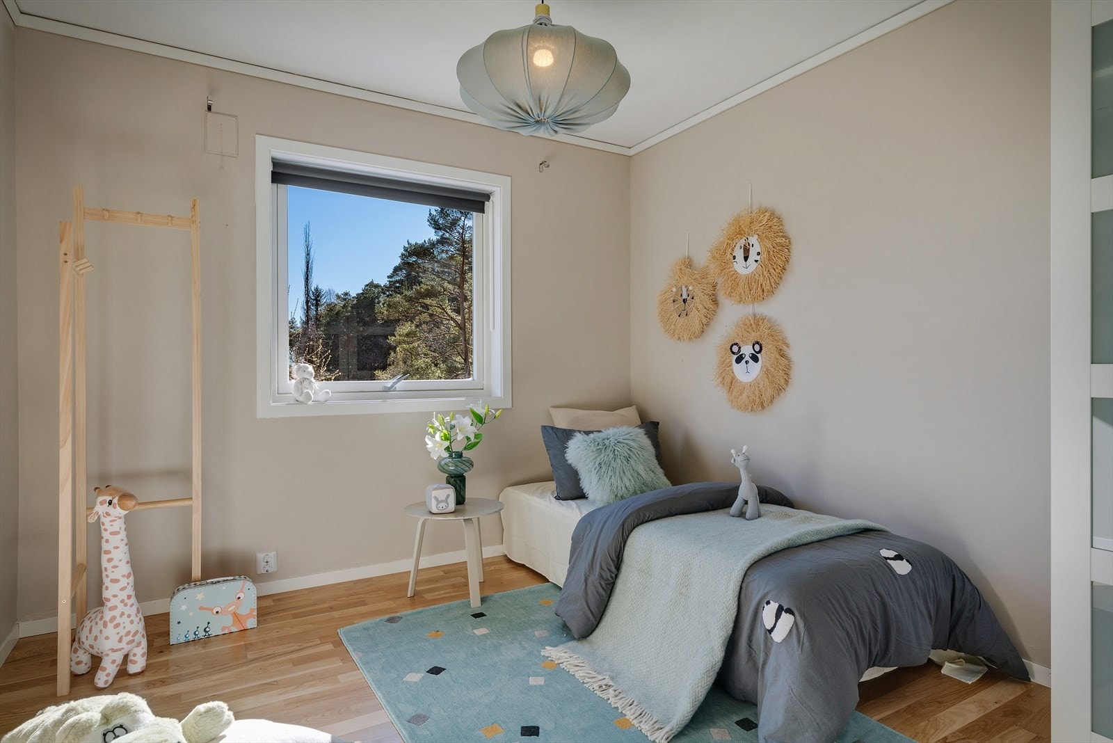 - Soverom 2 måler 9,9m² - Galleribilde