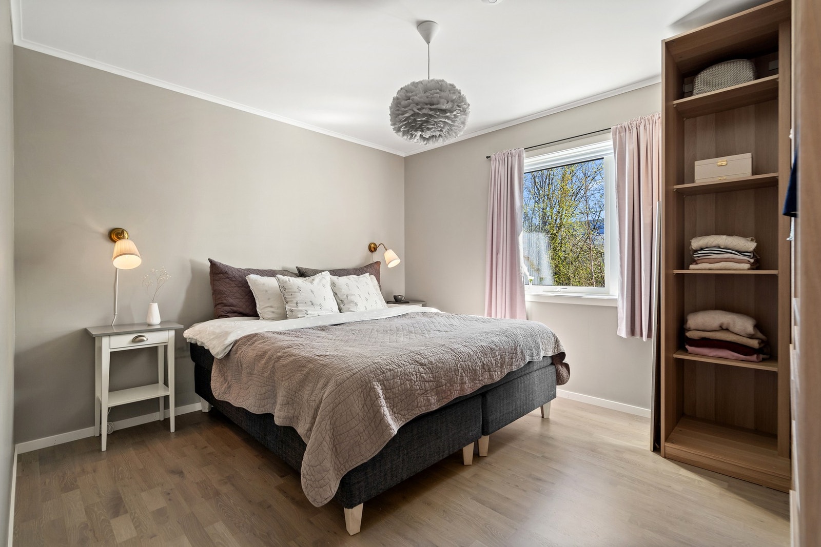 Hovedsoverom med garderobe Galleribilde