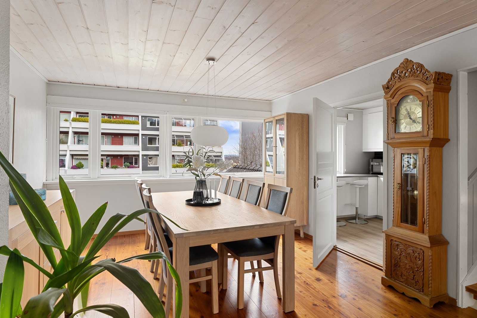 Her er det plass til stort spisebord for hele familien Galleribilde