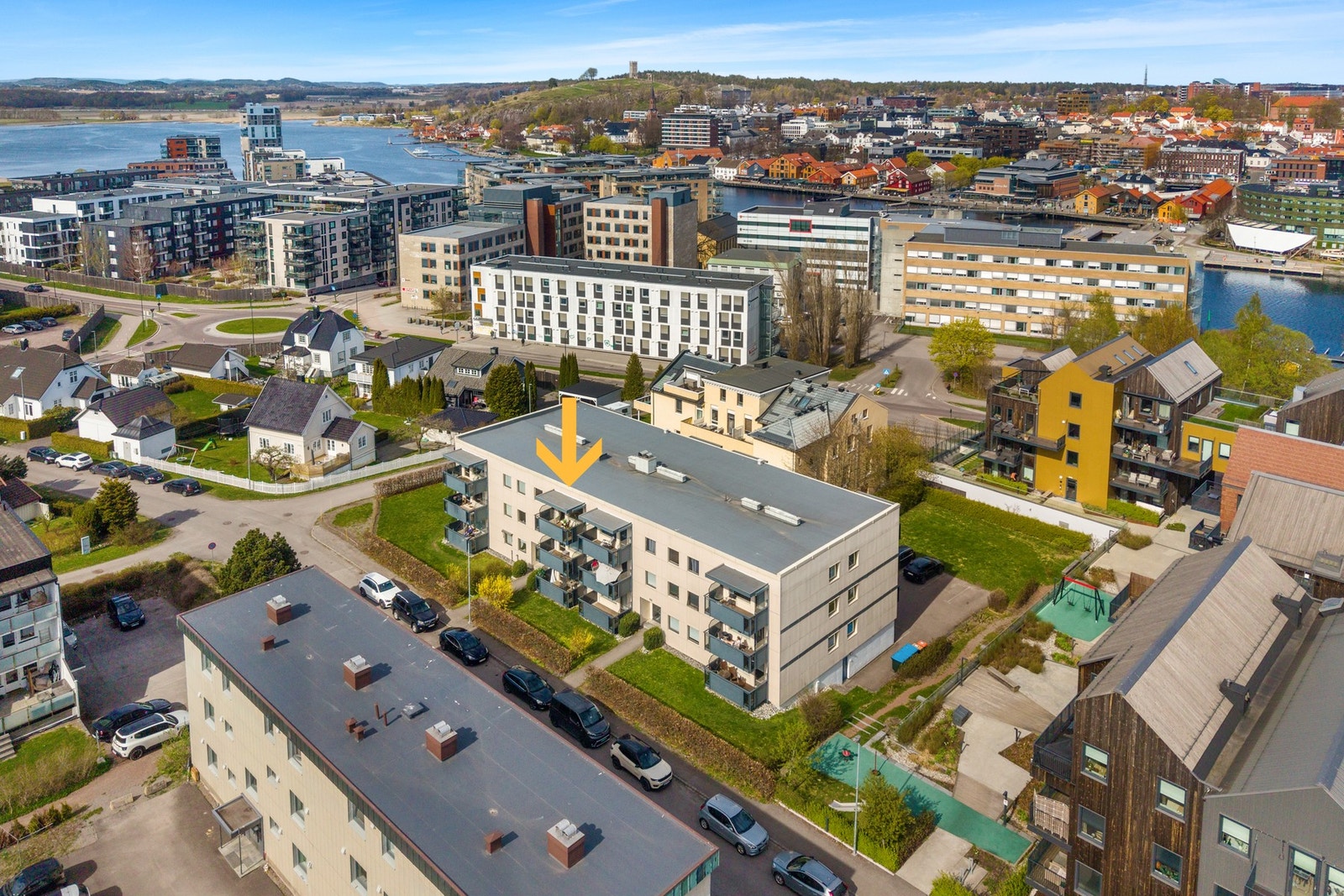 Velkommen til Fagerheimgaten 9A og denne supre toppleiligheten i byggets 3.etasje! Galleribilde