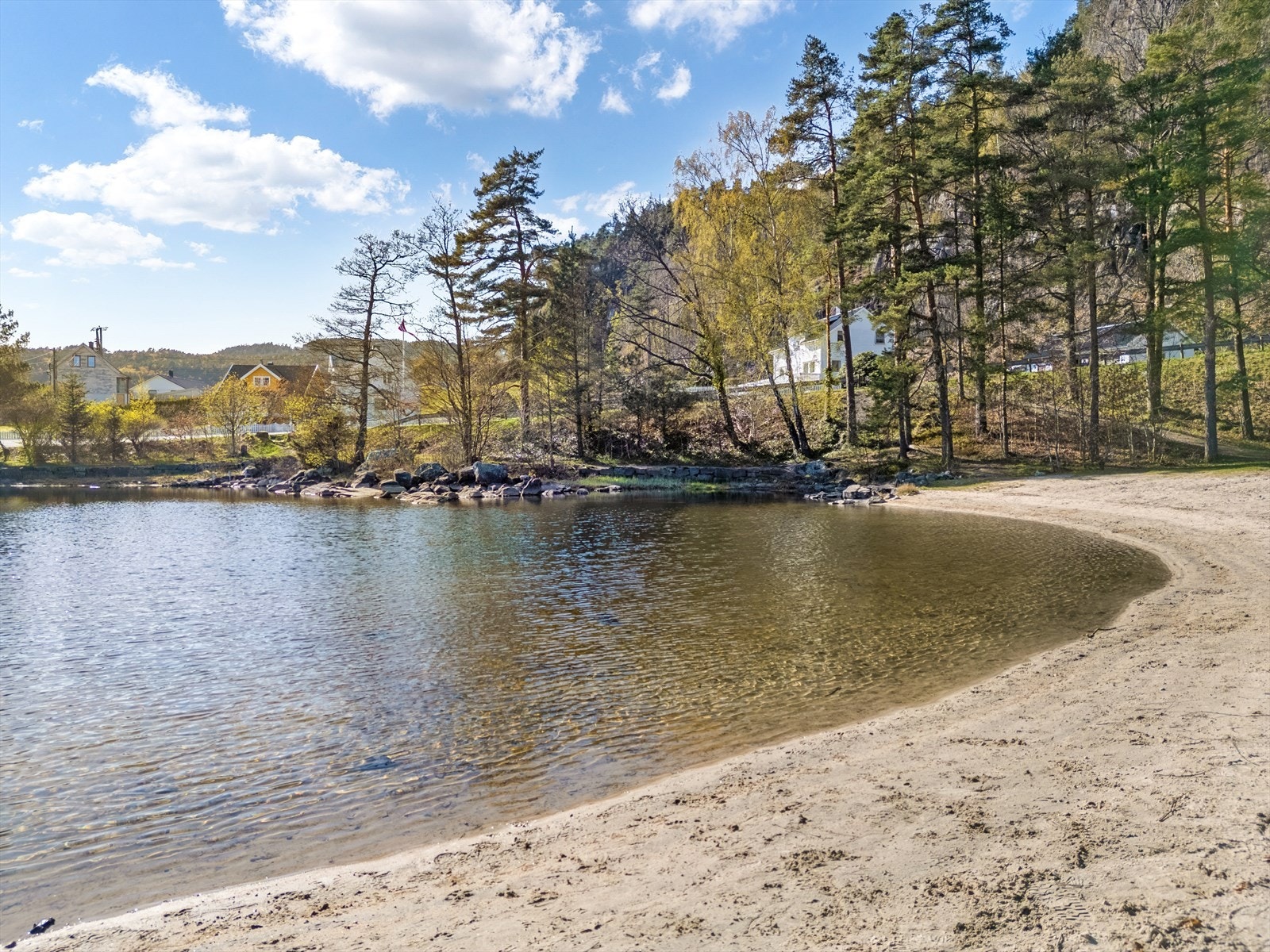 Populær badestrand like i nærheten. Galleribilde