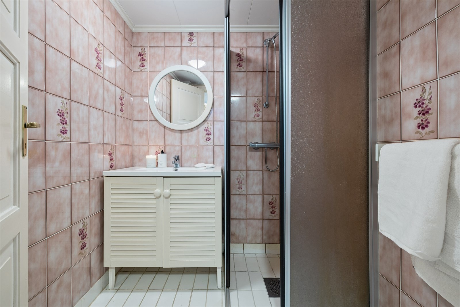 Det tredje badet, med konstruksjon fra 1984. Galleribilde