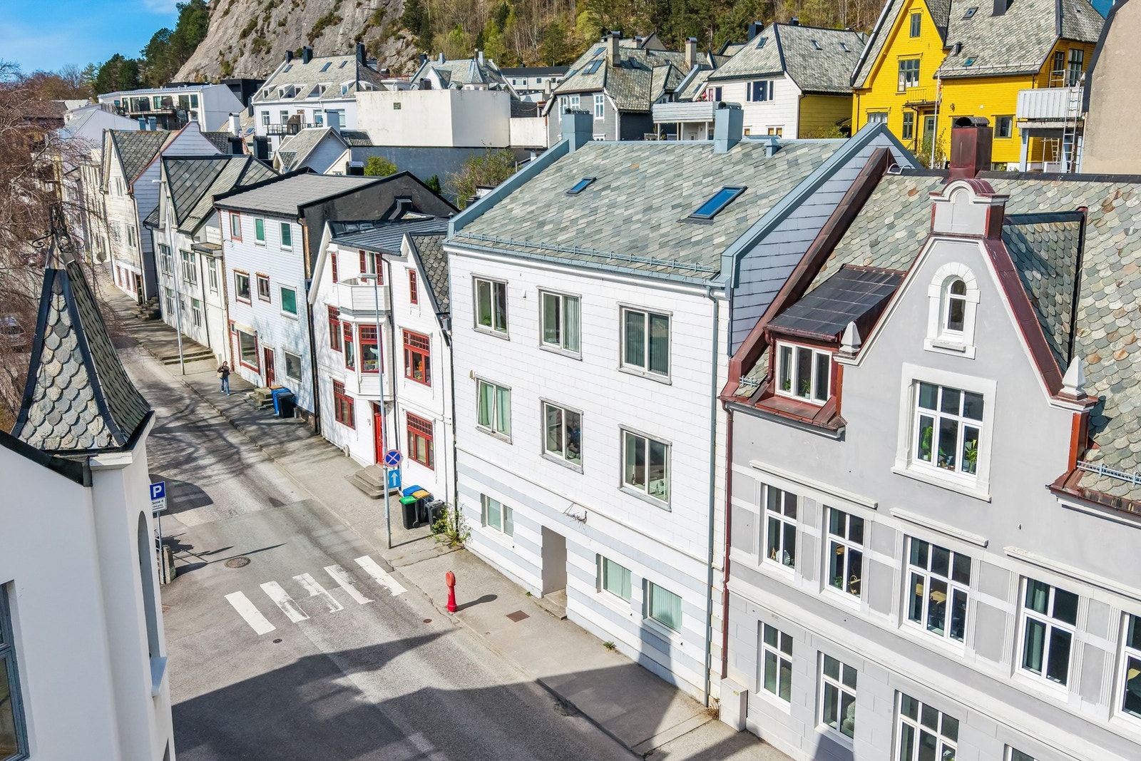 Leiligheten har en svært sentral beliggenhet i Ålesund sentrum, med nærhet til alle sentrumsfasiliteter. Galleribilde