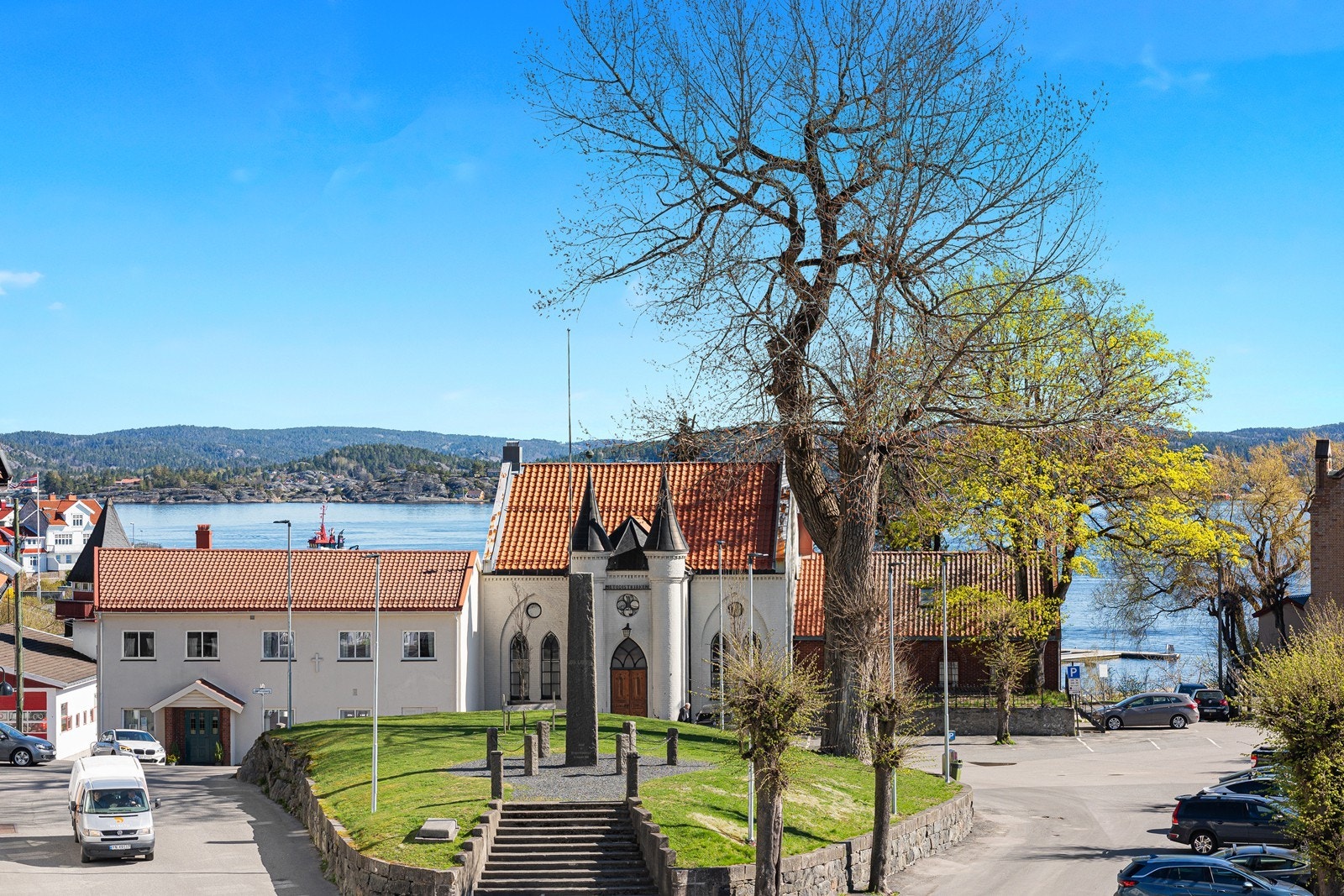 Attraktivt og meget sentralt beliggende leiligheten i Kirkegata i Kragerø sentrum. Galleribilde