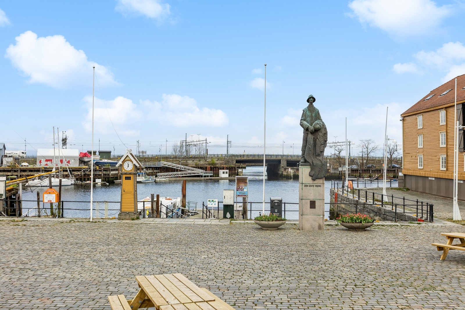 Her bor du med kort avstand til blant annet Munkholmen, Trondheim Torg, Nordre gate og idylliske Bakklandet langs Nidelva. Galleribilde