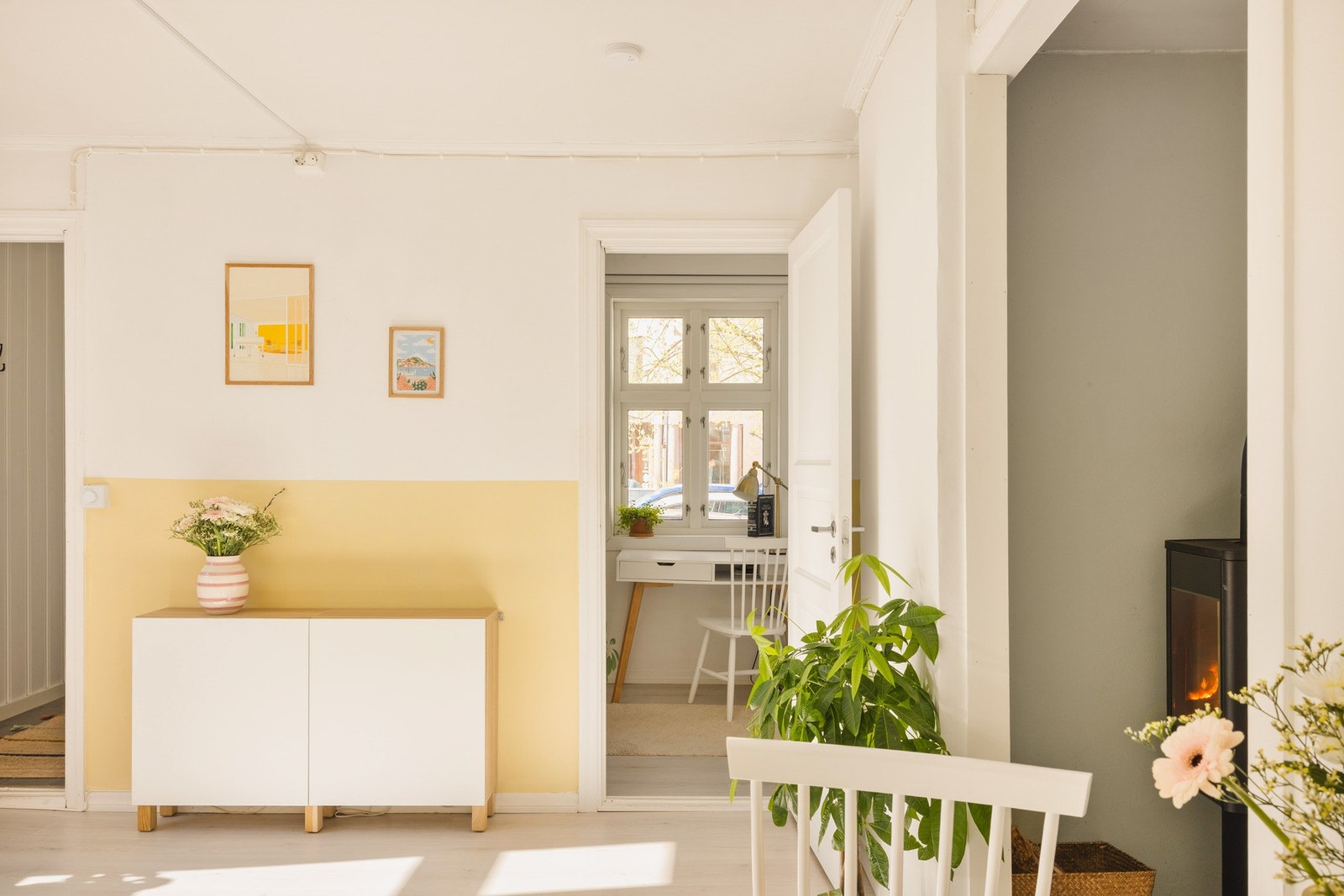 Fra stuen er det tilkomst til leilighetens kontor. Galleribilde