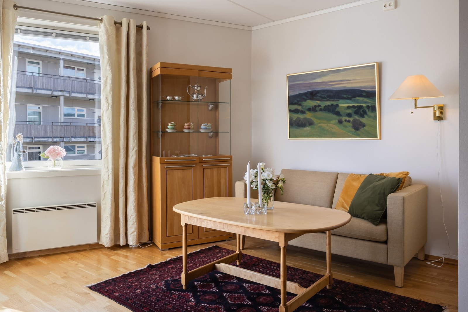 Det er installert balansert ventilasjonsanlegg i leiligheten som bidrar til et godt inneklima. Galleribilde